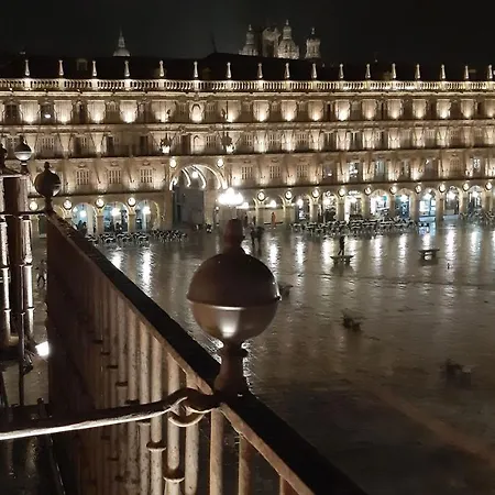Toro 2, 2º En La Misma Plaza Mayor De Salamanka